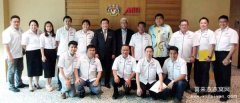 马来西亚工业部长黄家泉答应将燕窝加工厂纳入中小工业领域,第二国际贸易及